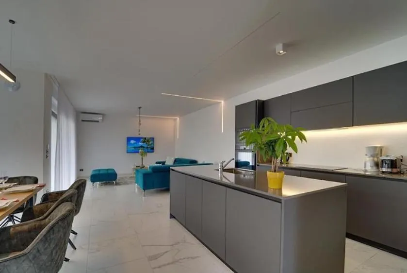 Villa Laura Funtana Apartmán