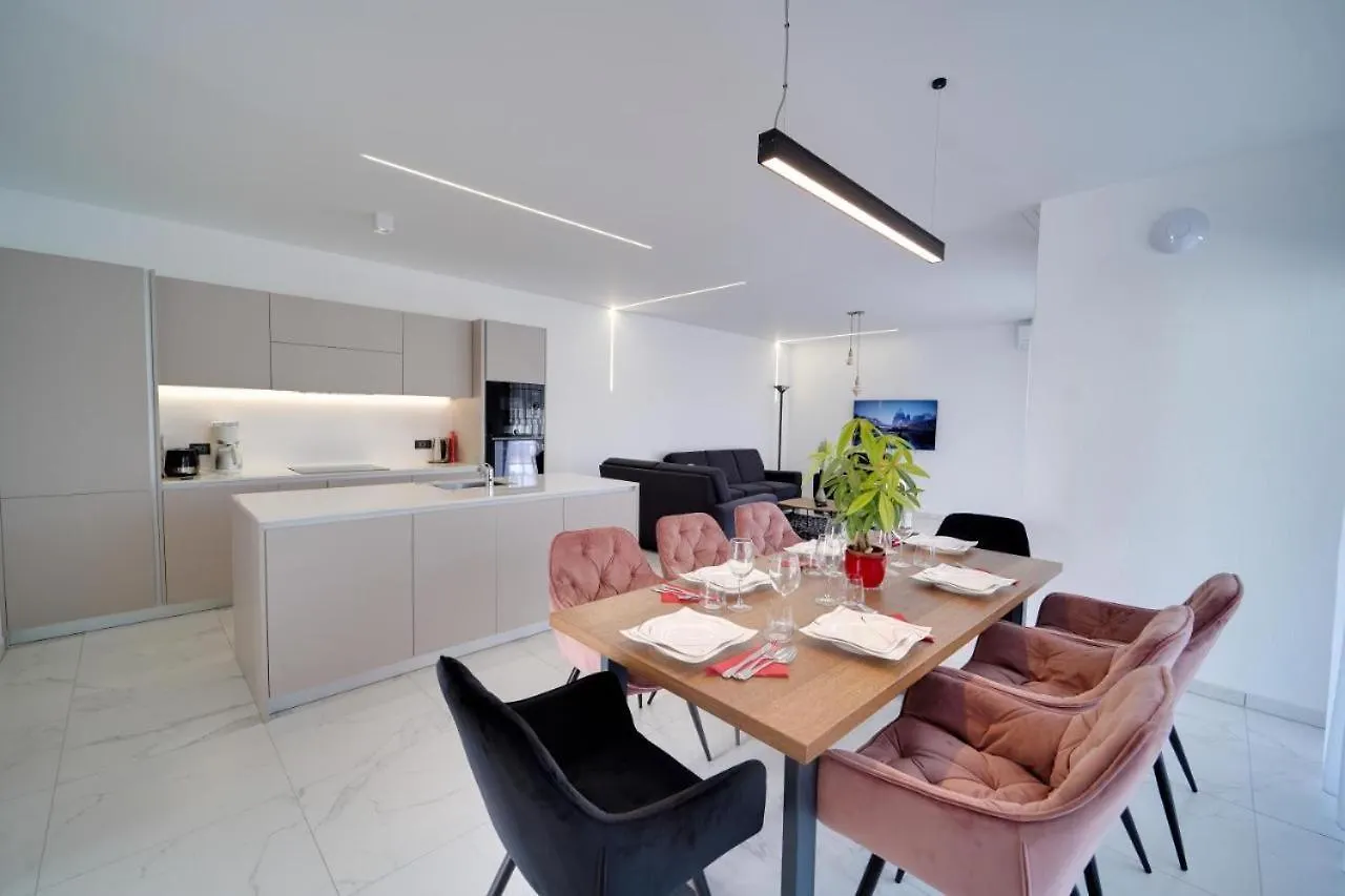 Villa Laura Funtana Apartment